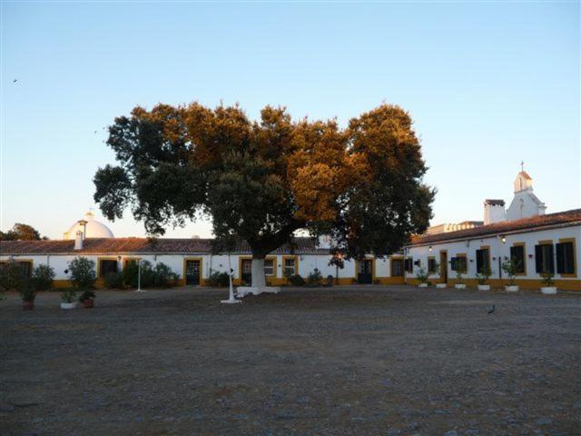 Alojamiento Rural Historico El Vaqueril Hotel Caceres Exterior photo
