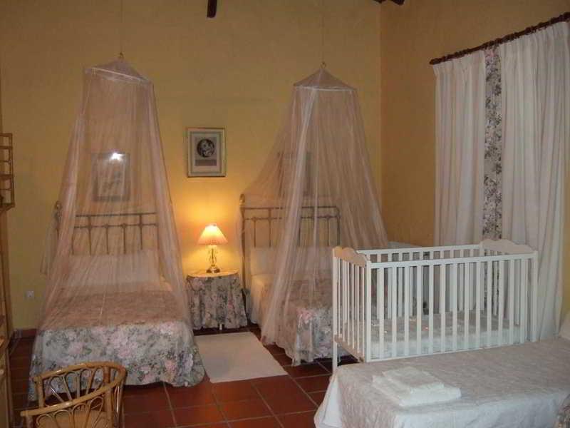 Alojamiento Rural Historico El Vaqueril Hotel Caceres Exterior photo